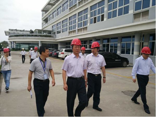 海门市长一行国庆节前检查慧聚药业
